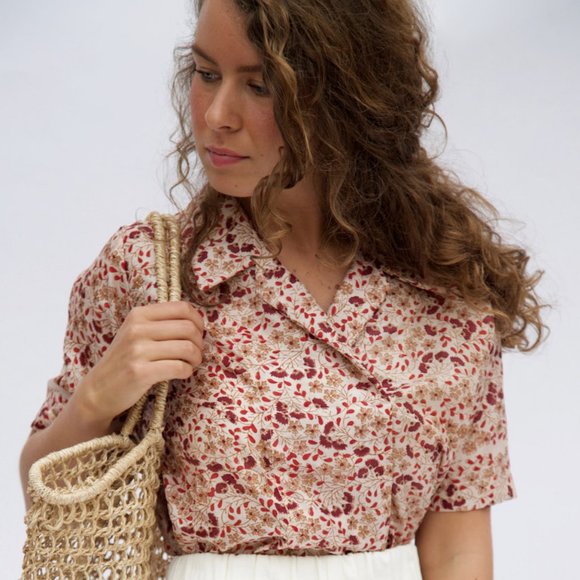 Hackwith Design House Tops - MOVING SALE 🏷️ Floral Print Silk Blouse HDH